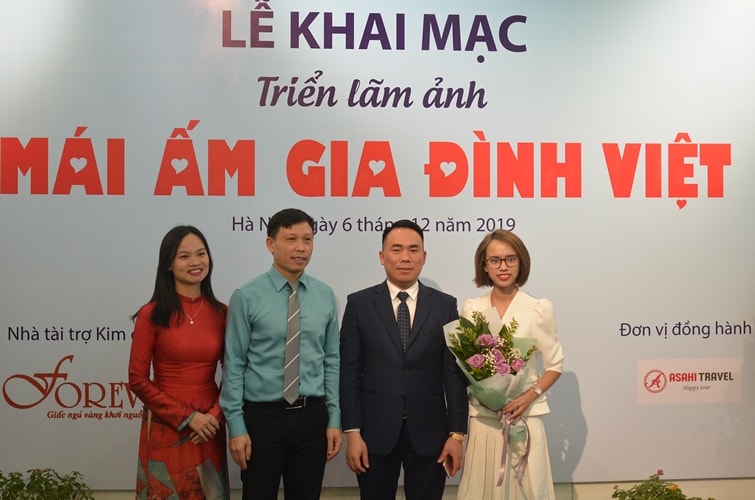 Trao giải cuộc thi ảnh “Mái ấm gia đình Việt”