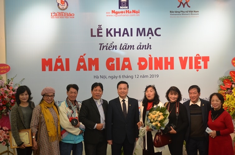 Trao giải cuộc thi ảnh “Mái ấm gia đình Việt”