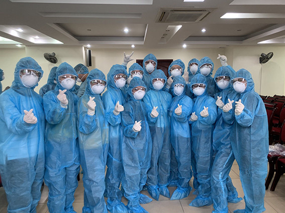 Những sinh viên y khoa nơi tuyến đầu chống dịch Covid-19