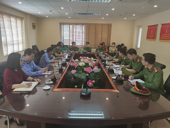 Lực lượng cảnh sát PCCC & CNCH công an quận Hoàn Kiếm - Hà Nội đẩy mạnh và giữ vững công tác giữa đại dịch COVID-19.