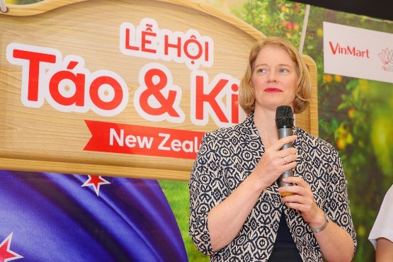 Đại sứ New Zealand quáng bá Lễ hội trái cây tại VinMart