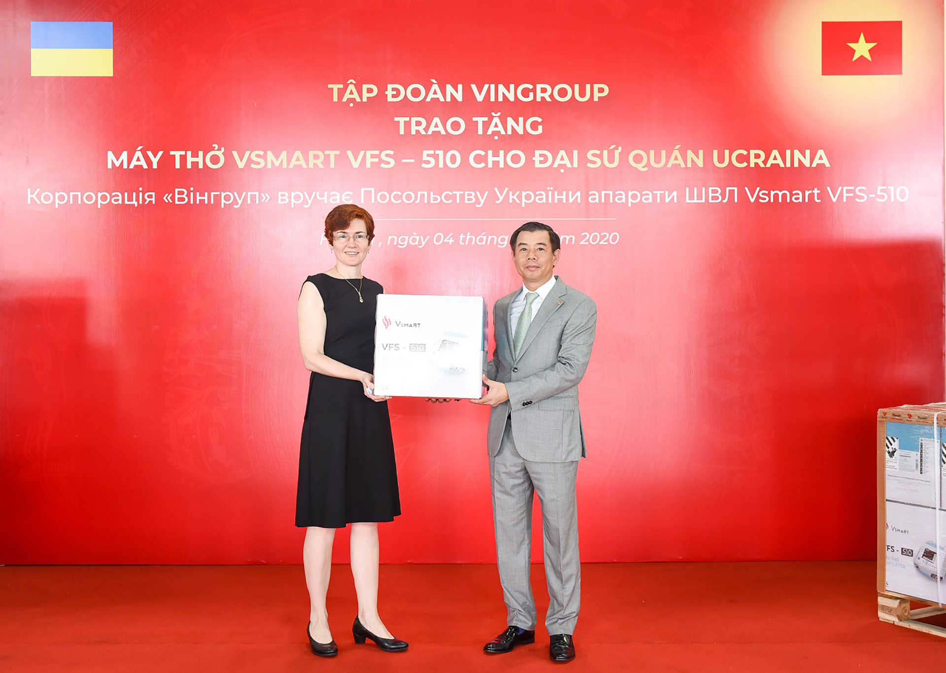 Vingroup trao tặng 1;000 máy thở cho Nga, Ucraina và Singapore
