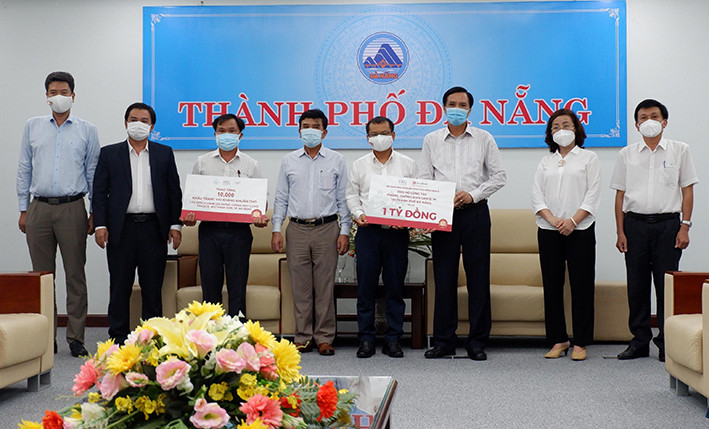 Tập đoàn BRG và ngân hàng SeABank ủng hộ 1 tỷ đồng và 20 ngàn khẩu trang kháng khuẩn cho Đà Nẵng