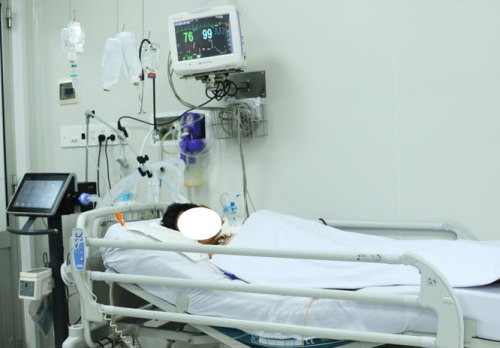 Bệnh nhân ngộ độc do ăn pate Minh Chay phải thở máy, chờ thuốc giải độc