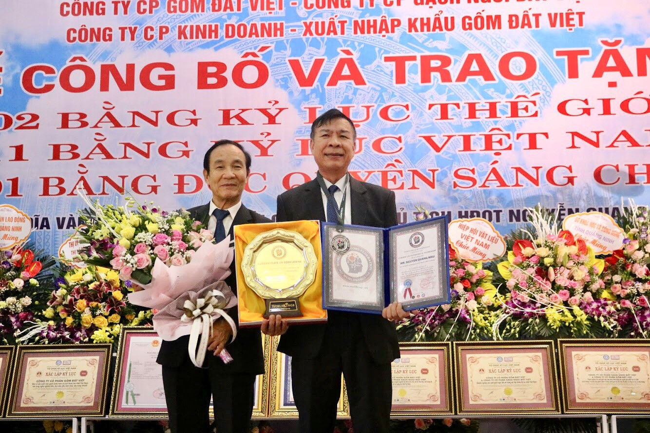 Anh hùng Lao động Nguyễn Quang Mâu đón nhận cú đúp kỷ lục