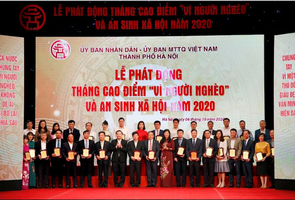 Tập đoàn BRG và Công ty Liên doanh Thành phố Thông minh Bắc Hà Nội đóng góp 1 tỷ đồng hưởng ứng cuộc vận động vì người nghèo