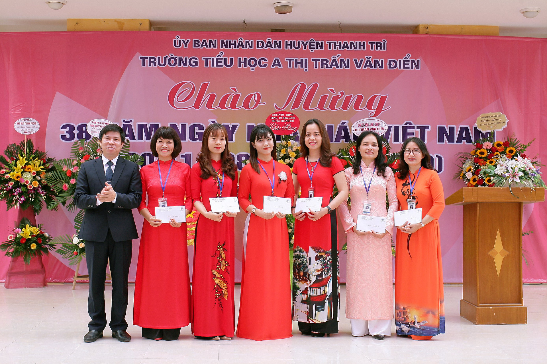 Trường Tiểu học A Thị trấn Văn Điển huyện Thanh Trì tri ân các Thầy cô Nhân ngày Nhà giáo Việt Nam