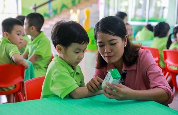 Thêm niềm vui đến lớp cho trẻ với giờ uống sữa học đường