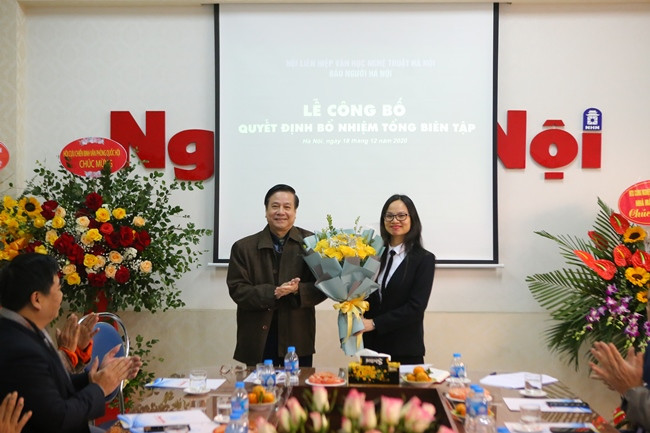Nhà báo Vương Minh Huệ làm Tổng biên tập Tạp chí Người Hà Nội