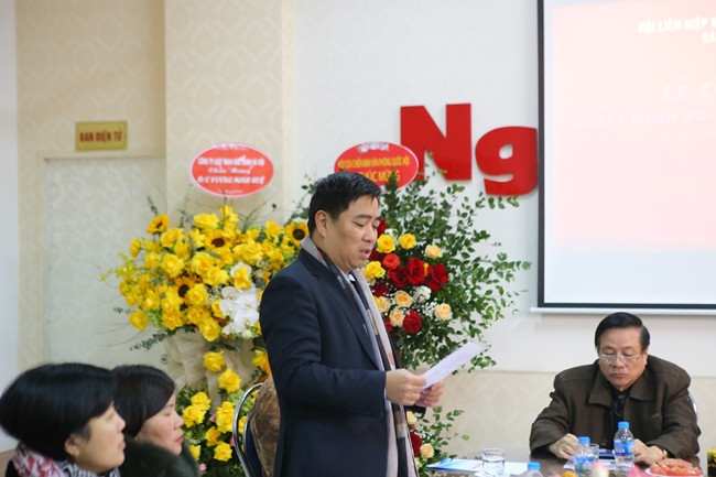 Nhà báo Vương Minh Huệ làm Tổng biên tập Tạp chí Người Hà Nội