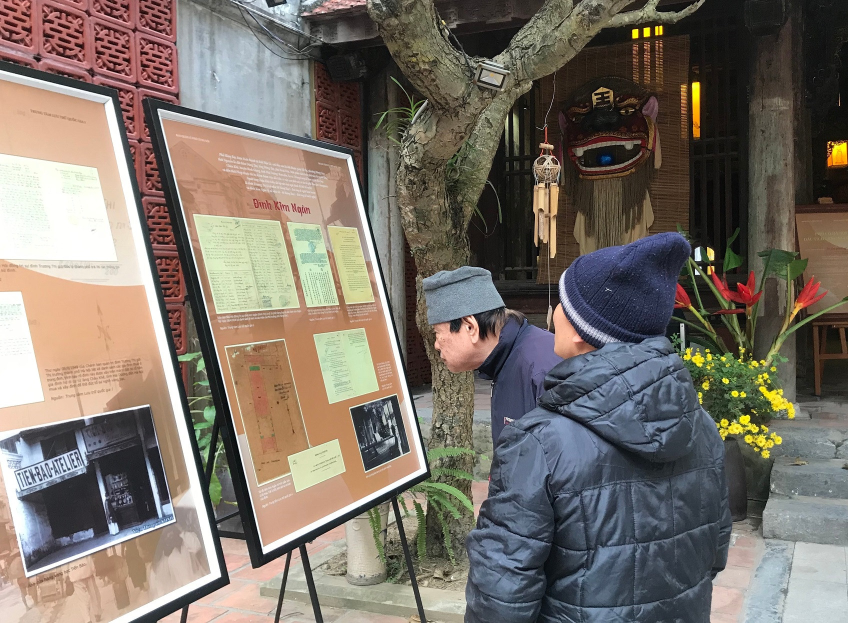 Triển lãm giúp công chúng hiểu hơn về hành trình từ làng nghề ra phố nghề của những người thợ thủ công trong khu phố cổ
