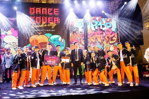 Sức nóng của đêm chung kết Dance cover Danko City xua tan giá lạnh tại Thái Nguyên