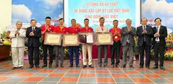 Công ty cổ phần gốm Đất Việt Xác lập kỷ lục thế giới giữa tâm đại dịch covid - 19
