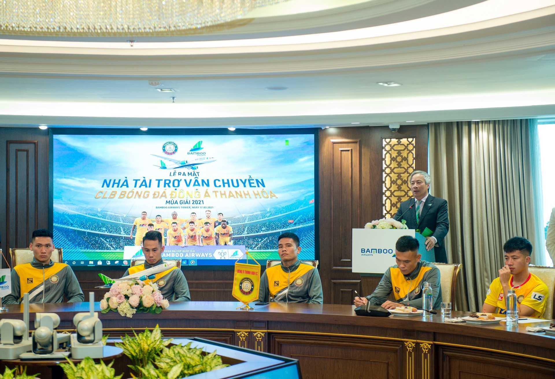 Bamboo Airways tài trợ dịch vụ hàng không 5 sao cho CLB bóng đá Đông Á Thanh Hóa mùa giải 2021