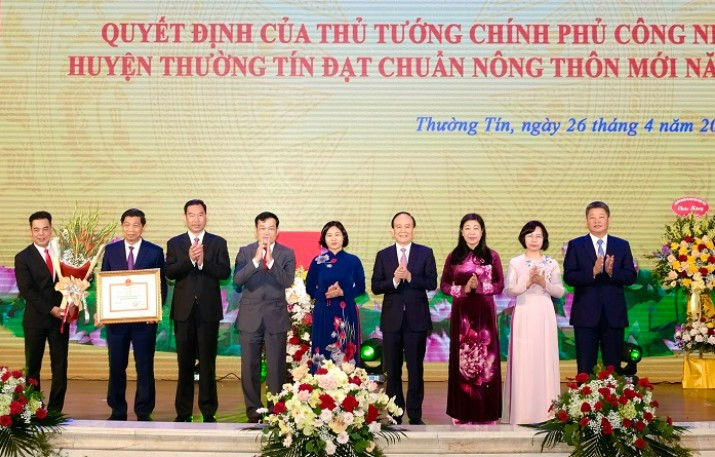 Huyện Thường Tín đón nhận danh hiệu đạt chuẩn nông thôn mới