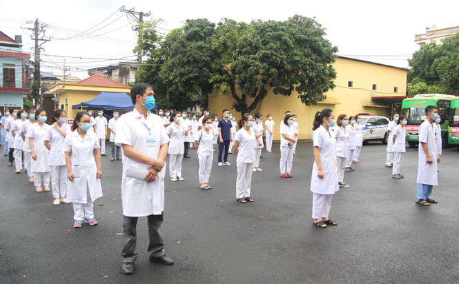 Thái Nguyên: Chi viện đoàn 51 y, bác sĩ hỗ trợ 