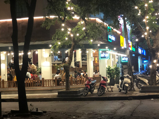 Quận Hoàng Mai: Hàng loạt cơ sở kinh doanh, quán ăn, uống bất chấp lệnh cấm hoạt động sau 21h