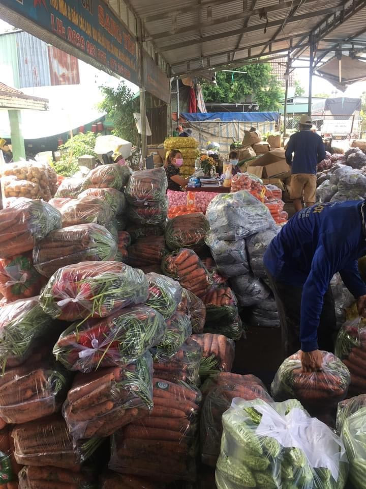Nhóm từ thiện tại Kon Tum quyên góp nông sản gửi TP.HCM