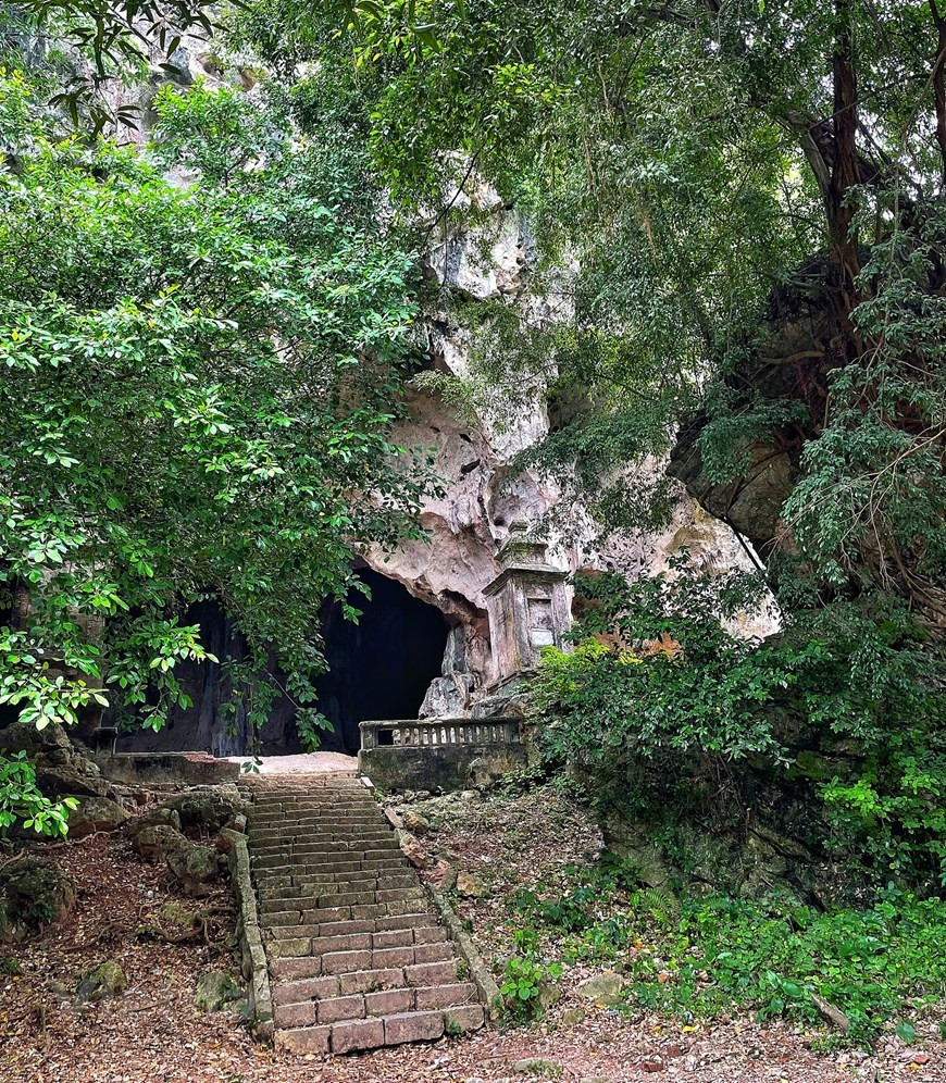 Nơi đây có những hang động kỳ thú vẫn giữ được nguyên vẹn nét hoang sơ từ hàng ngàn đời do thiên nhiên ban tặng. (Ảnh: Xuân Mai/Vietnam+)
