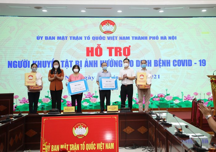 Hà Nội: Hỗ trợ 200 người khuyết tật bị ảnh hưởng do dịch bệnh Covid-19