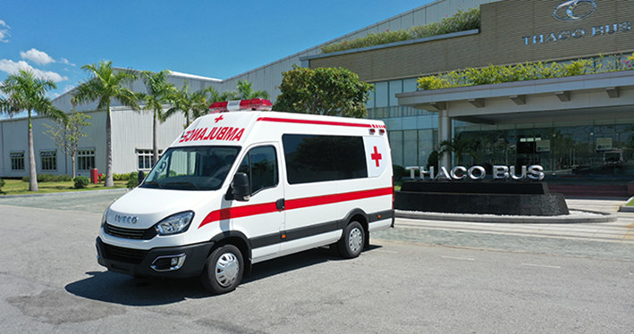 THACO trao tặng Hà Nội 300.000 kit test nhanh kháng nguyên SARS-CoV-2 và 30 xe cứu thương