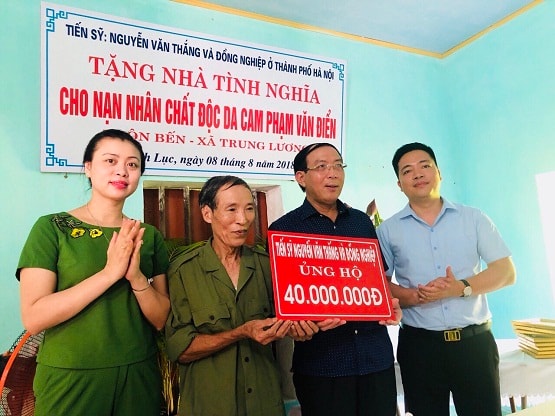 Nhà thơ giàu lòng nhân ái