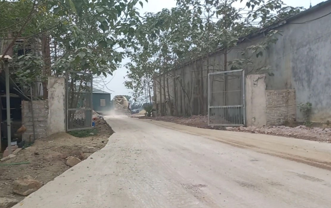 Xã Ba Trại (Ba Vì, Hà Nội): Trạm trộn bê tông không phép ngang nhiên hoạt động
