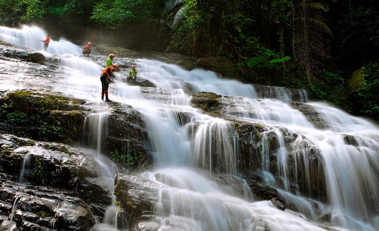 Quảng Bình: Khám phá tour trải nghiệm thiên nhiên hùng vĩ và hiếm có ở Việt Nam