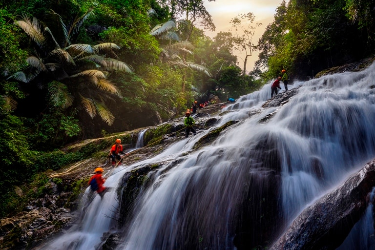 Quảng Bình: Khám phá tour trải nghiệm thiên nhiên hùng vĩ và hiếm có ở Việt Nam