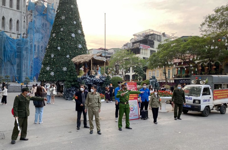 Từ 17h30 ngày 24-12, không cho phương tiện ra vào phố Nhà Thờ, quận Hoàn Kiếm