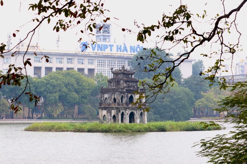 Khung cảnh Hồ Gươm sáng 1/1