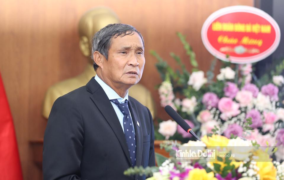 UBND TP Hà Nội trao tặng ĐT nữ Việt Nam 1 tỷ đồng