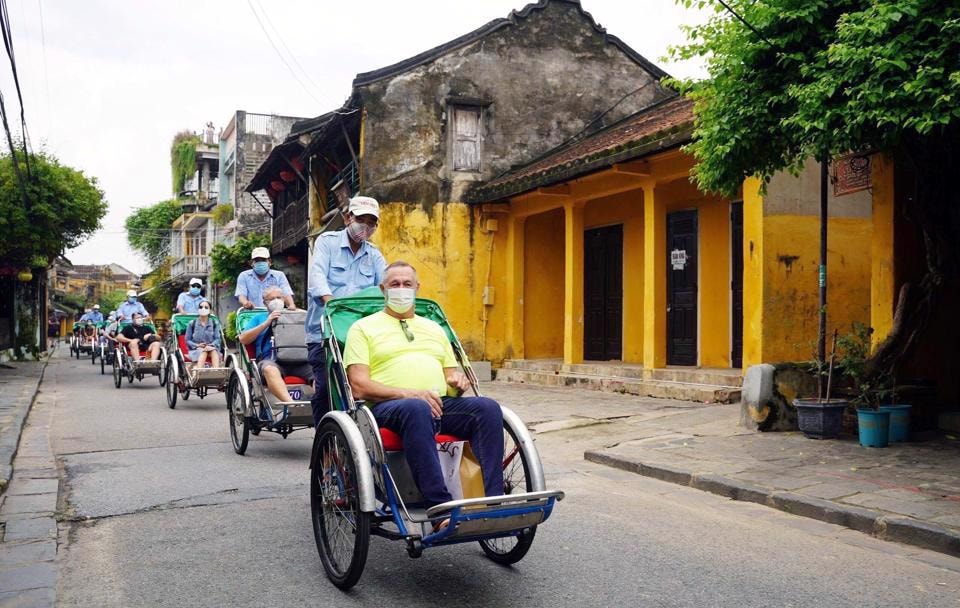 Mở cửa hoàn toàn đón khách quốc tế: Ngành du lịch nhanh chóng phục hồi - Ảnh 1