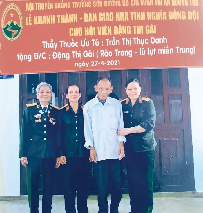 Thầy thuốc ưu tú Trần Thị Thục Oanh và hành trình lan tỏa yêu