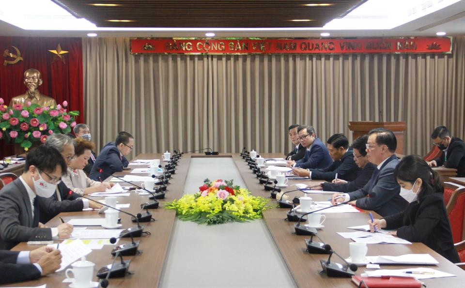 Bí thư Thành ủy Đinh Tiến Dũng tiếp Đại sứ Nhật Bản tại Việt Nam Yamada Takio, Tập đoàn Sumitomo và Công ty Cổ phần Tập đoàn BRG.