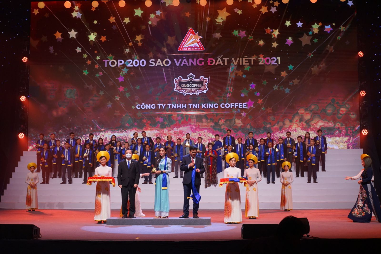 King Coffee đạt giải thưởng Sao Vàng Đất Việt Năm 2021