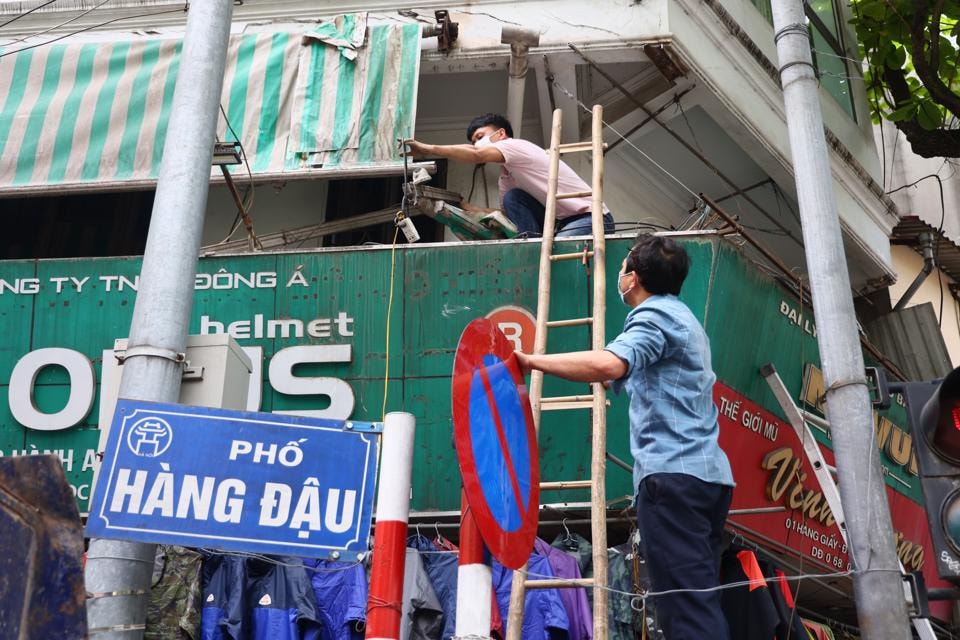 Quận Hoàn Kiếm: Chỉnh trang đường phố chuẩn bị cho SEA Games 31 - Ảnh 1