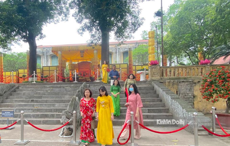 Lượng khách đến Hoàng thành Thăng Long tăng cao cho thấy, cuộc sống đã trở lại trạng thái bình thường, hoạt động du lịch đã dần phục hồi, đem lại sức sống mới cho các điểm đến, danh thắng Thủ đô.