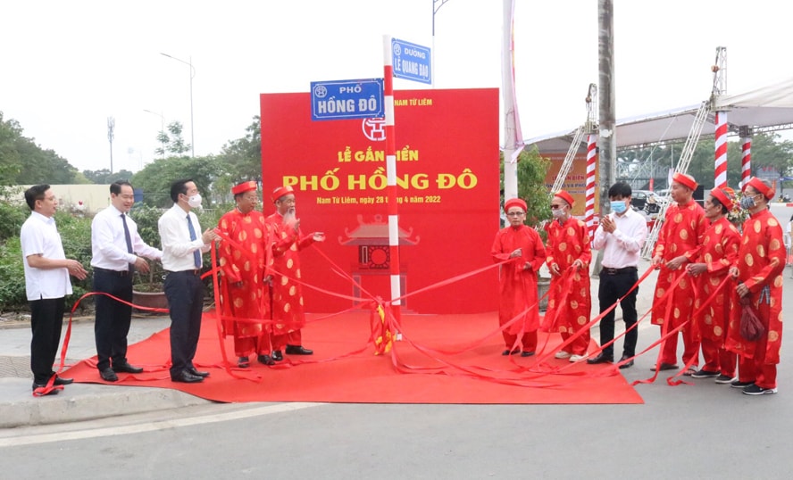 Quận Nam Từ Liêm gắn biển 2 tuyến đường, phố mới