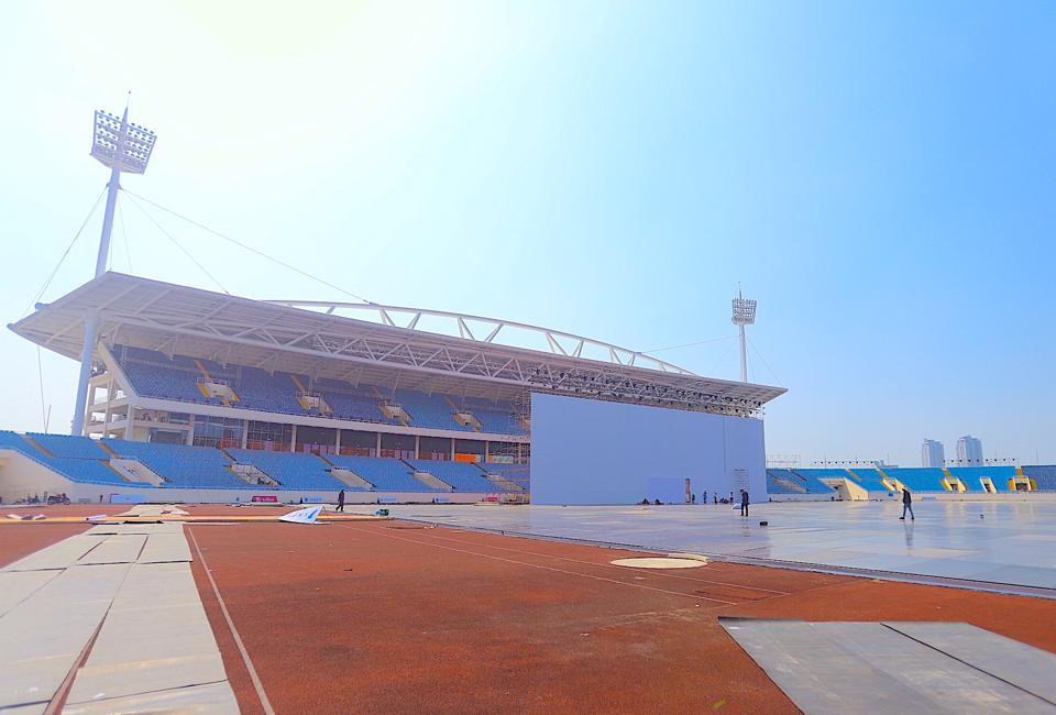 Công tác chuẩn bị SEA Games 31 tại Sân vận động quốc gia Mỹ Đình. Ảnh: Lại Tấn