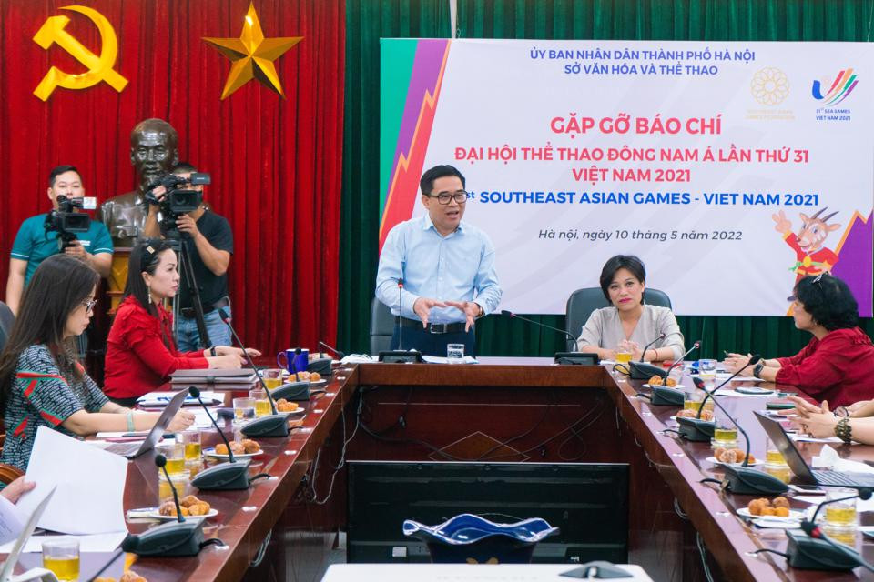 Giám đốc Sở VH&TT Hà Nội Đỗ Đình Hồng trong buổi gặp gỡ báo chí chia sẻ công tác chuẩn bị tổ chức SEA Games 31 của Hà Nội.