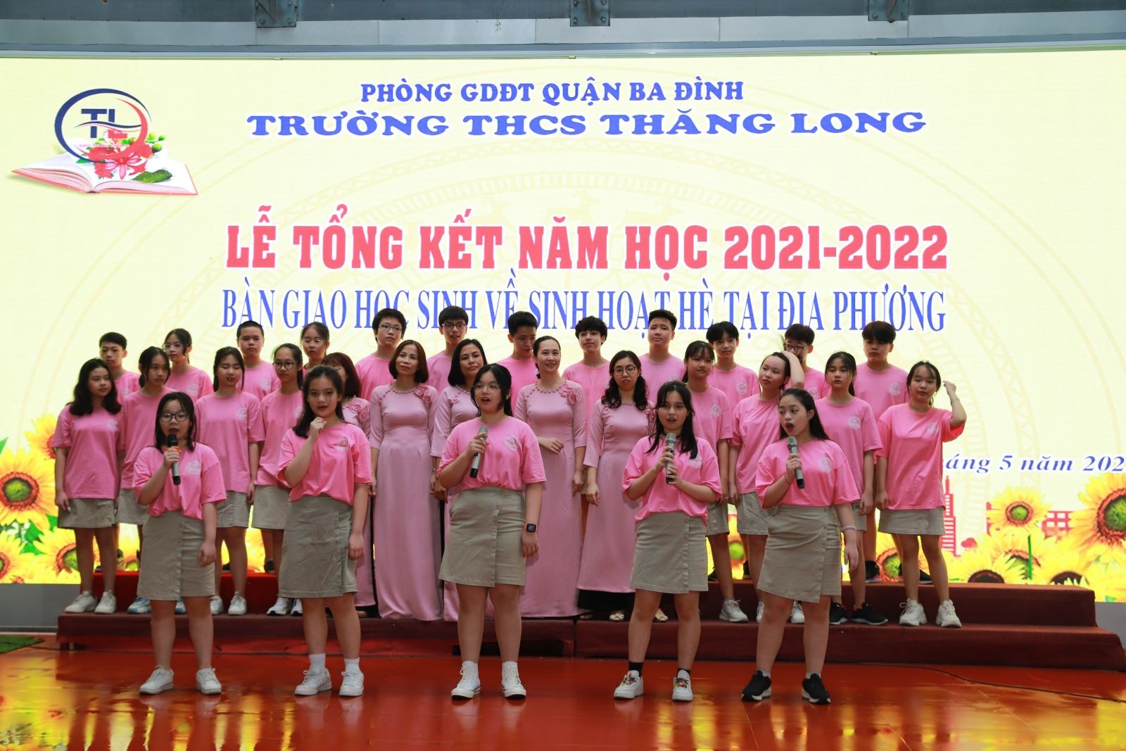 Trường THCS Thăng Long tổ chức lễ bế giảng năm học 2021-2022