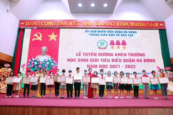 Phòng Giáo dục và Đào tạo quận Hà Đông (Hà Nội): Tuyên dương, khen thưởng học sinh giỏi tiêu biểu năm 2021-2022