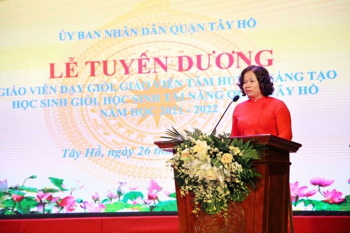 Quận Tây Hồ (Hà Nội): Tổ chức Lễ tuyên dương khen thưởng Giáo viên dạy giỏi, tâm huyết, sáng tạo; Học sinh tài năng năm học 2021-2022