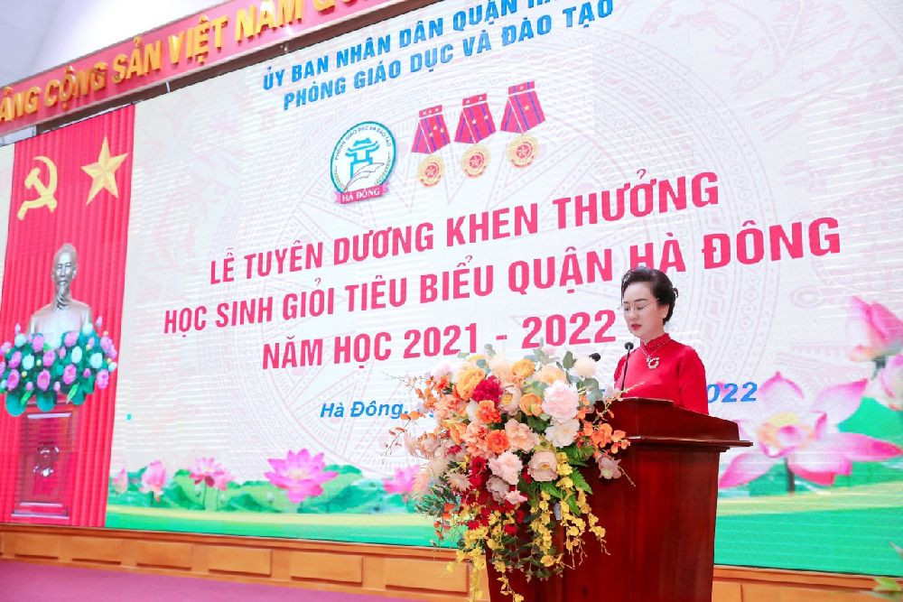 Phòng Giáo dục và Đào tạo quận Hà Đông tổ chức lễ tuyên dương, khen thưởng Học sinh giỏi tiêu biểu năm học 2021 - 2022