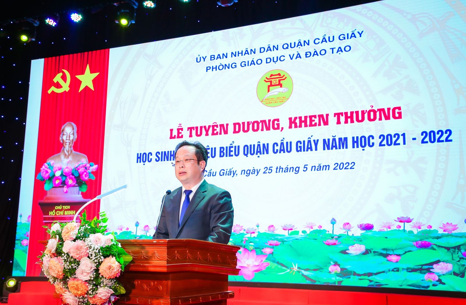 Quận Cầu Giấy (Hà Nội): Lễ tuyên dương, khen thưởng học sinh giỏi tiêu biểu năm học 2021-2022