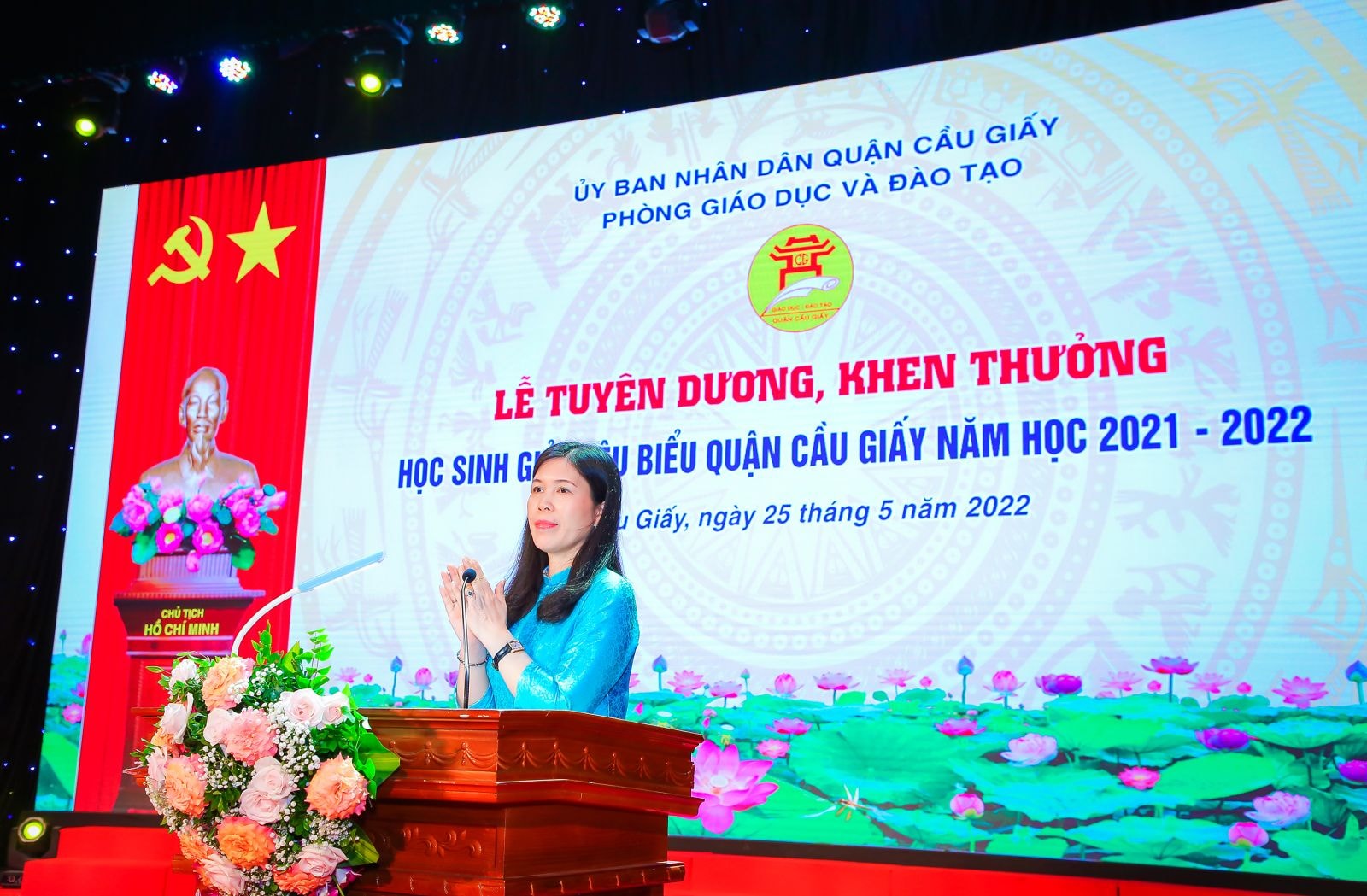 Quận Cầu Giấy (Hà Nội): Lễ tuyên dương, khen thưởng học sinh giỏi tiêu biểu năm học 2021-2022