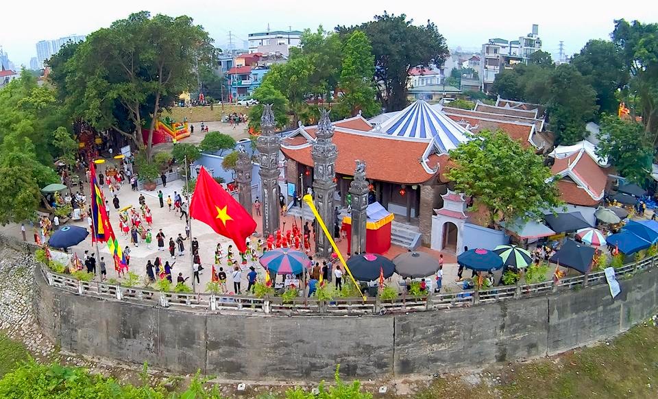 Sau hơn 2 năm phải tạm dừng vì dịch bệnh Covid-19, ngày 10/6/2022 (nhằm ngày 12/5 năm Nhâm Dần), UBND phường Thụy Phương, Ban tổ chức lễ hội truyền thống đình Chèm đã quyết định cho tổ chức lại lễ hội đình Chèm. Nhân dân thập phương phấn khởi, hồ hởi, kéo về dự hội hết sức đông vui...