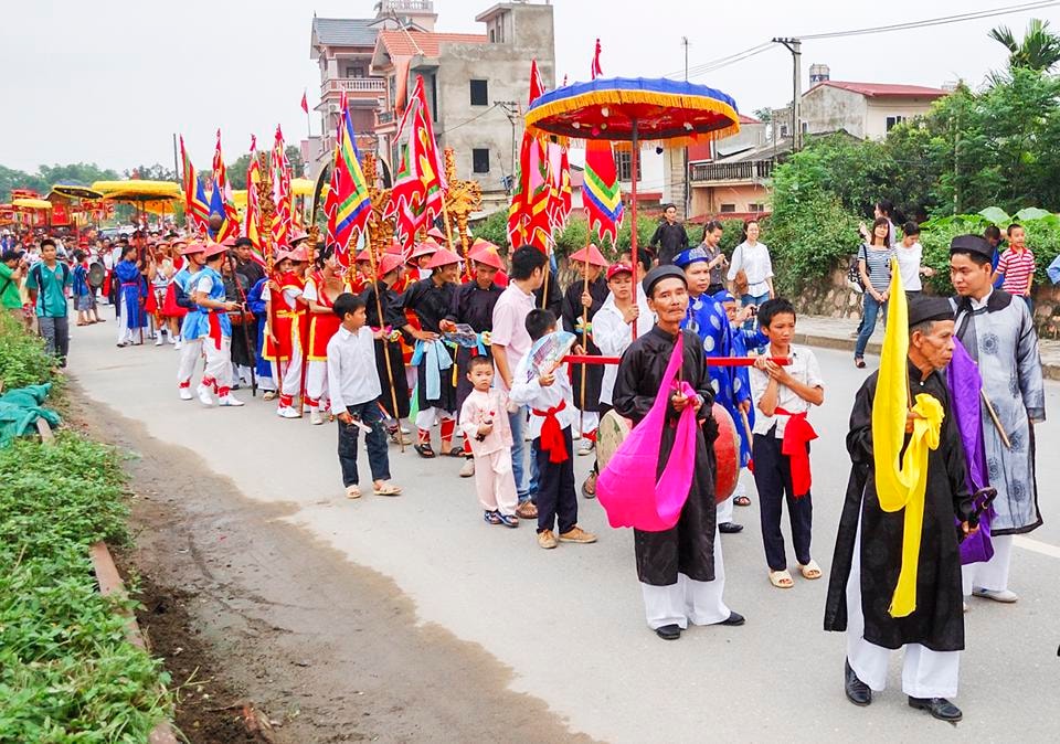 Lễ hội đình Chèm là sự kết hợp chặt chẽ giữa tín ngưỡng thờ thành hoàng làng với tín ngưỡng cổ xưa của cư dân nông nghiệp thông qua lễ rước nước, cầu mong mưa thuận gió hòa, cuộc sống bình an, vừa thỏa mãn nhu cầu tín ngưỡng, kết nối tinh thần đoàn kết các làng xã với nhau và cũng là cách thức giáo dục truyền thống lịch sử, văn hóa một cách sinh động, thiết thực.