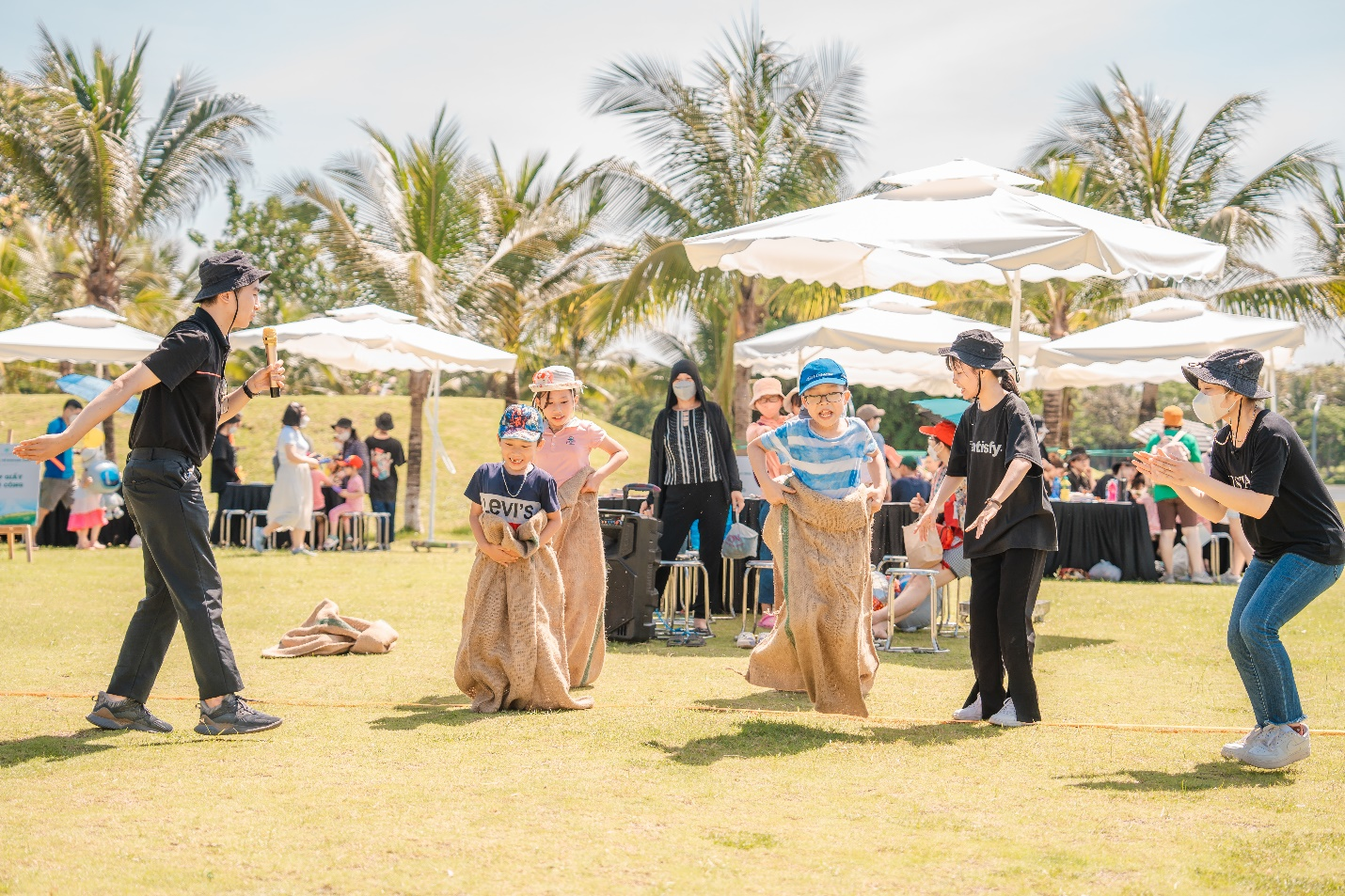 Những “chuyến tàu trở về tuổi thơ” xuất phát tại đại đô thị xanh Ecopark